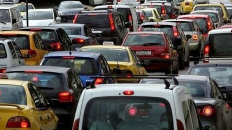 Κυκλοφοριακά προβλήματα στη λεωφόρο Κηφισού λόγω τροχαίου