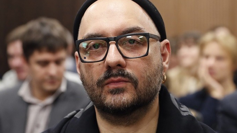 Ρωσία: Ο εισαγγελέας ζήτησε την επιβολή ποινής εξαετούς κάθειρξης για τον διάσημο σκηνοθέτη Κιρίλ Σερεμπρένικοφ