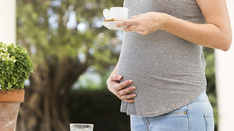 Μπορούν οι γυναίκες να πίνουν καφέ κατά τη διάρκεια της εγκυμοσύνης;