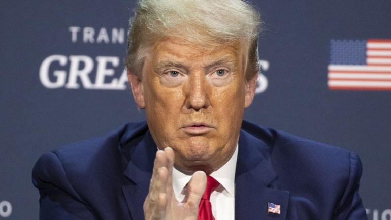 Τραμπ: Θα τιμωρείται έως και με 10 χρόνια φυλάκιση όποιος βανδαλίζει αγάλματα