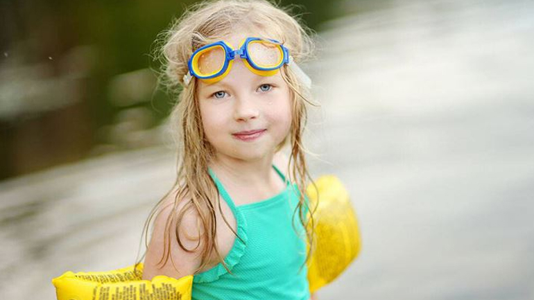 Παιδιά: Τι πρέπει να περιέχει το φαρμακείο σας για την παραλία;