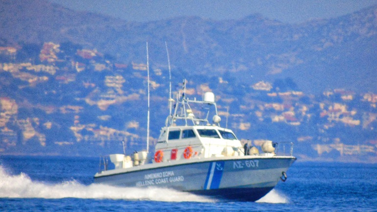 Προσάραξη φορτηγού πλοίου στους Καλούς Λιμένες