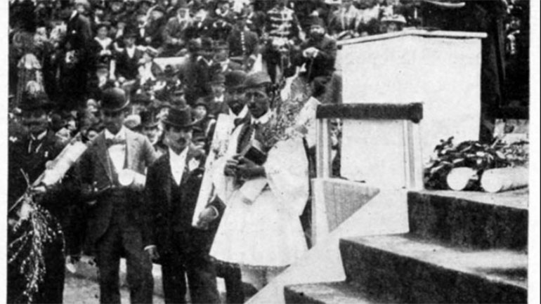 Το ολόγραμμα του κυπέλλου Bréal του Σπύρου Λούη παραδίδεται στην Ολυμπία