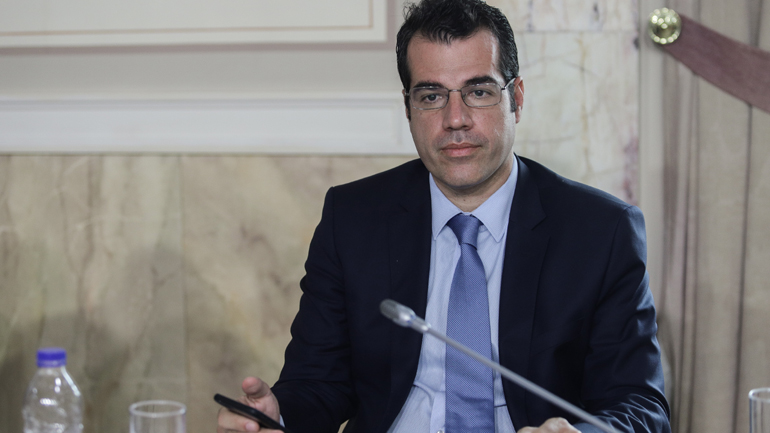 Πένθος για τον Θάνο Πλεύρη – Έφυγε από τη ζωή η μητέρα του