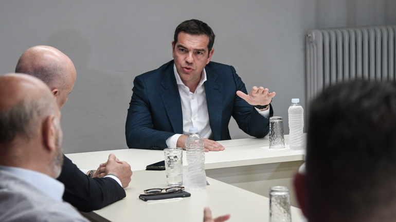 Τσίπρας: Καταστροφική η απόφαση για τα δωμάτια καραντίνας στα ξενοδοχεία