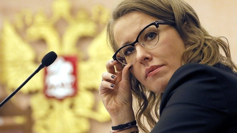 Η Audi διέκοψε τη συνεργασία με τη Ρωσίδα τηλεπαρουσιάστρια Ξένια Σαμπτσάκ