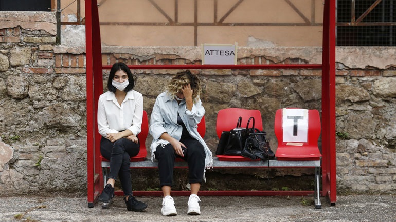 Ιταλία: Σε καραντίνα κωμόπολη έξω από την Νάπολη μετά από 49 νέα κρούσματα