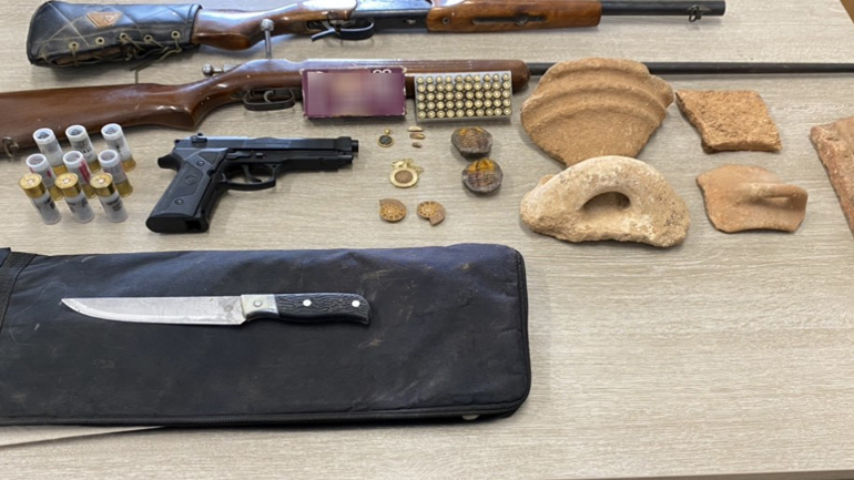 Συνελήφθησαν αρχαιοκάπηλοι – Είχαν βάλει στόχο τον αρχαιολογικό χώρο των Μαλίων Ηρακλείου