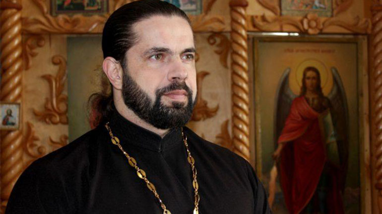 Πάτερ Μάξιμος: Ο ιερέας πρωταθλητής bodybuilding με το δικό του ορθόδοξο γυμναστήριο