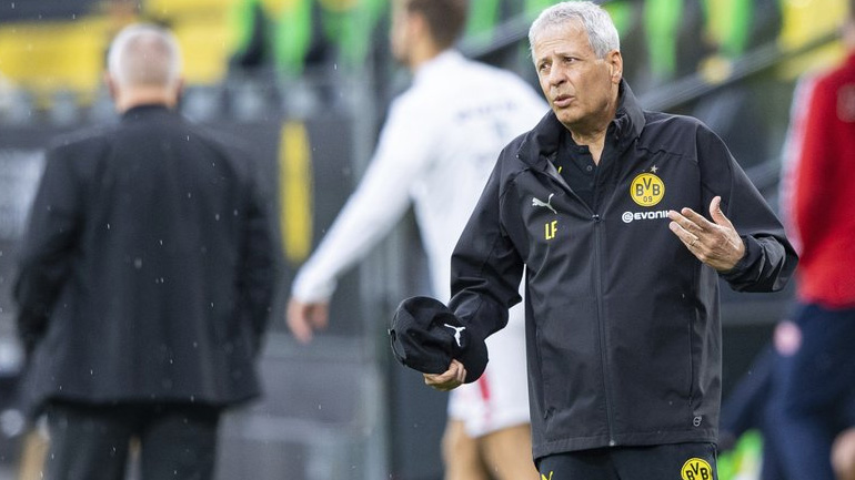 Συνεχίζει με τον Φαβρ και τη νέα σεζόν η Ντόρτμουντ