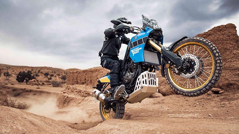 Yamaha Ténéré 700 Rally Edition: Ο ορίζοντας είναι χωμάτινος 