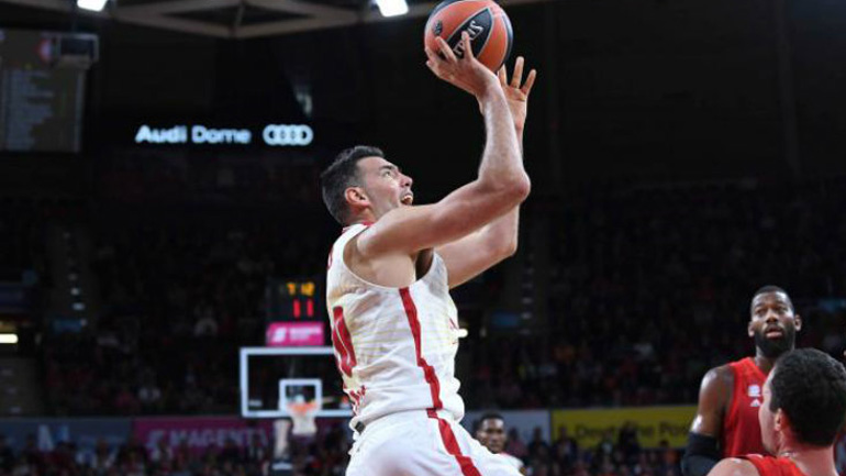 Από την Αρμάνι Μιλάνο στη Βαρέζε ο Λουίς Σκόλα