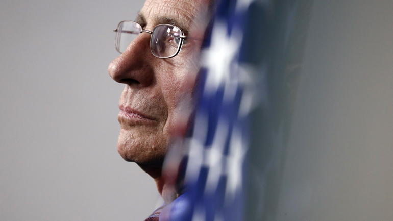 O Άνθονι Φάουτσι, ο διευθυντής του αμερικανικού Ινστιτούτου Μολυσματικών Ασθενειών