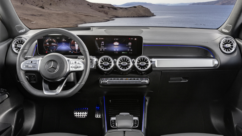 Το MBUX με τις ψηφιακές οθόνες ενσωματώνει τεχνητή νοημοσύνη