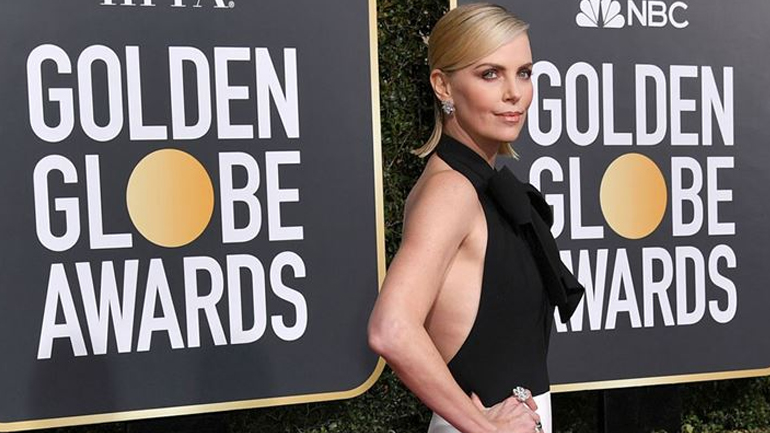 Η επίθεση της Charlize Theron εναντίον του Steven Seagal: «Δεν είναι καλός με τις γυναίκες»