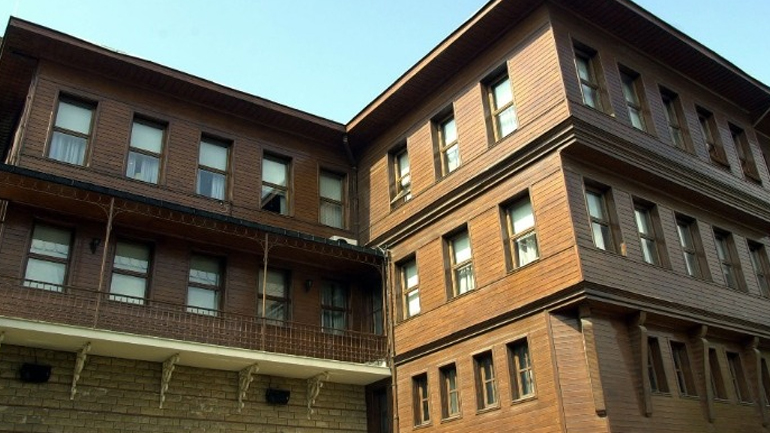 Ανακοίνωση του Οικουμενικού Πατριαρχείου για τη χρήση της ιερής λαβίδας