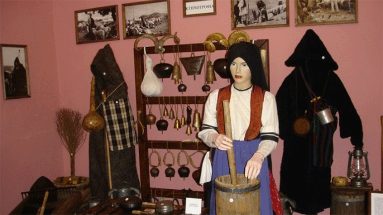 Τρίκαλα: Η ξεχωριστή συλλογή του Ν. Μαρδάνη με 20.000 αντικείμενα της τοπικής λαογραφίας