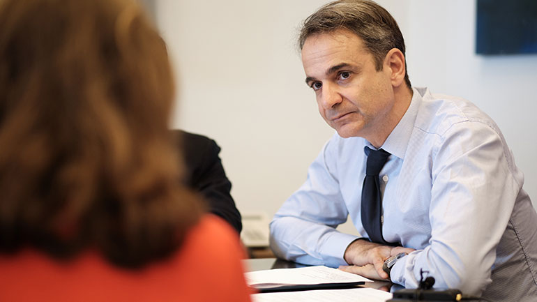 Συνάντηση πρωθυπουργού με άτομα που αντιμετώπισαν με επιτυχία τα ναρκωτικά