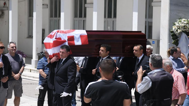 Το τελευταίο «αντίο» στον Νίκο Αλέφαντο