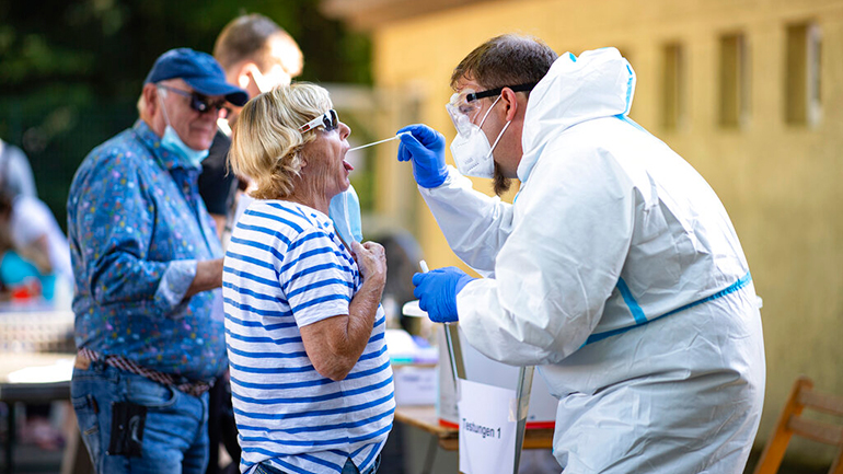 Γερμανία: Τρεις θάνατοι – 256 κρούσματα σε 24 ώρες