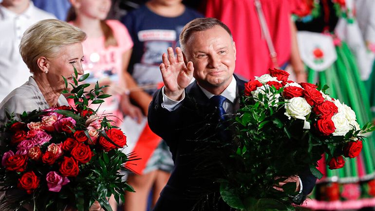 Πολωνίας: Ο απερχόμενος πρόεδρος Αντρέι Ντούντα προηγείται στον πρώτο γύρο των εκλογών