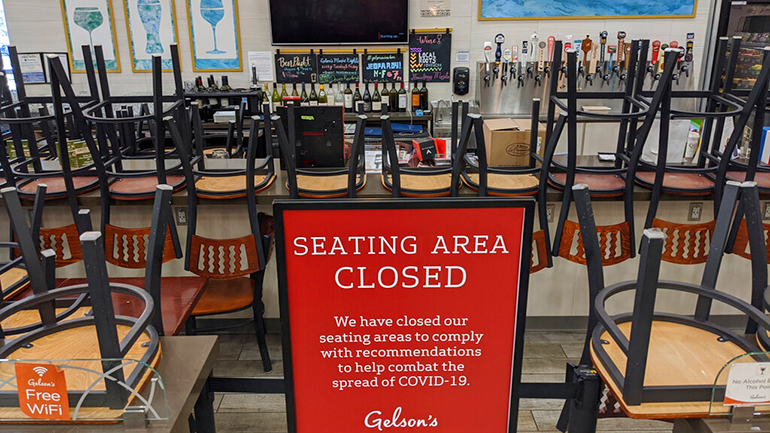 Ο κυβερνήτης της Καλιφόρνια κλείνει όλα μπαρ στο Λος Άντζελες