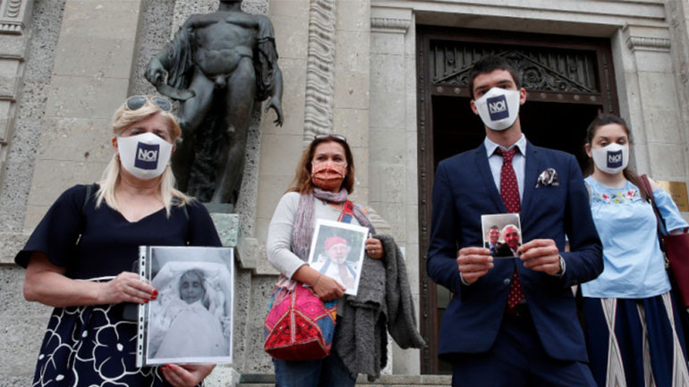 Τελετή μνήμης για τους νεκρούς του κορωνοϊού στο Μπέργκαμο της Ιταλίας