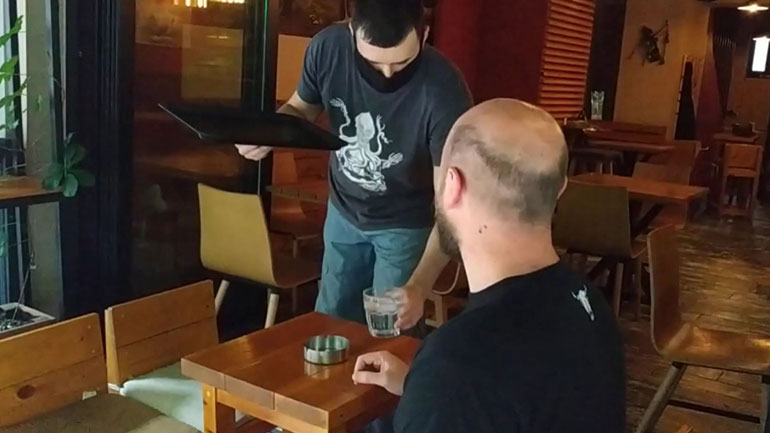 Ηράκλειο: Πρόστιμο 10.000 ευρώ και 15νθήμερη αναστολή σε μπαρ