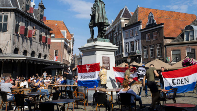 Δεκάδες συλλήψεις στην Ολλανδία σε συγκέντρωση κατά του social distancing