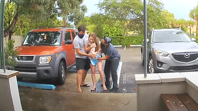 Γυναίκα γέννησε στο πάρκινγκ του μαιευτηρίου