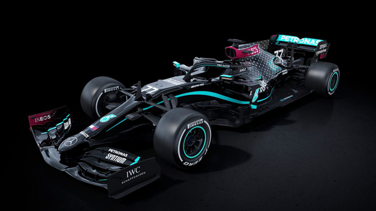 Τα ασημένια βέλη της Mercedes έγιναν μαύρα