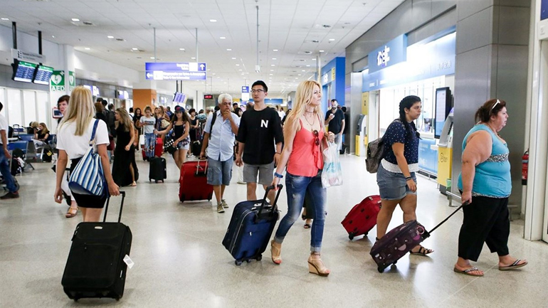 Απαγόρευση πτήσεων από Βρετανία και Σουηδία