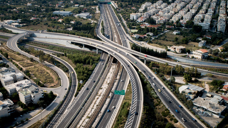 Μποτιλιάρισμα στην Αττική Οδό λόγω τροχαίου