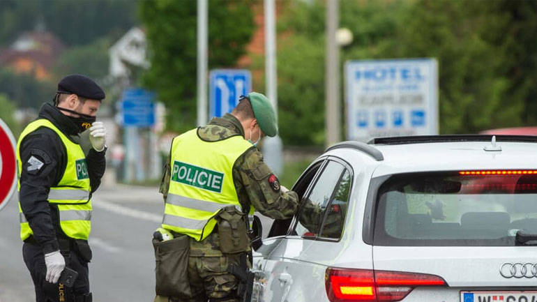 Οι Τσέχοι ανοίγουν και πάλι τα σύνορά τους για τους Πολωνούς και τους Βρετανούς