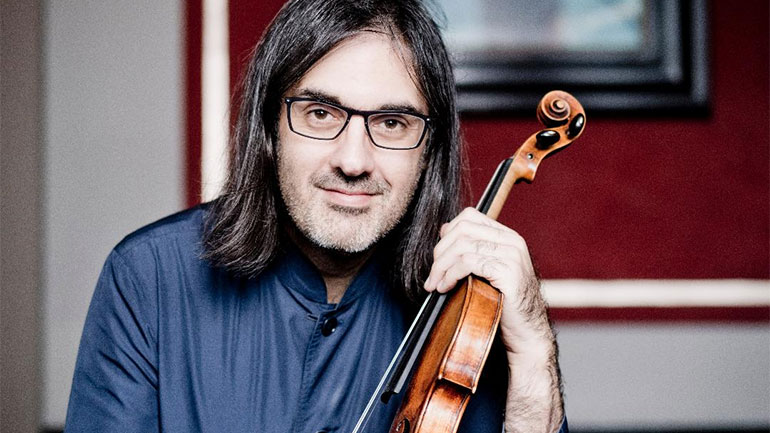 Ο Λεωνίδας Καβάκος ερμηνεύει Μπαχ στην Επίδαυρο