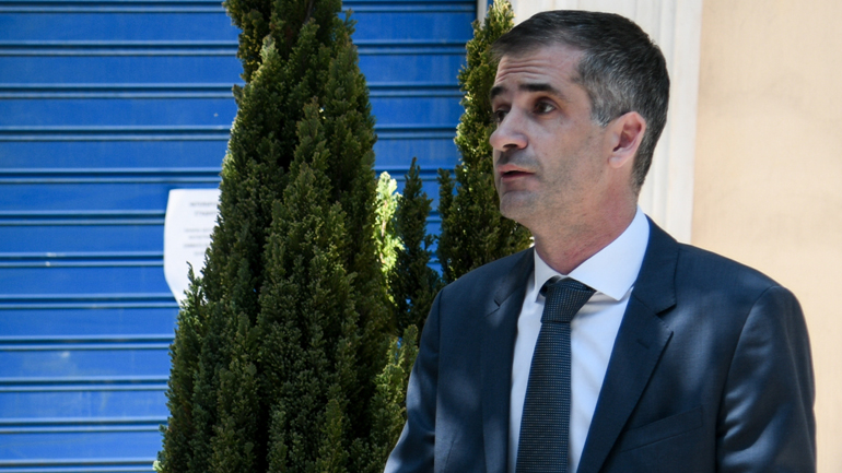 Στο αυτόφωρο δύο άτομα για τους καφέδες στον Μπακογιάννη