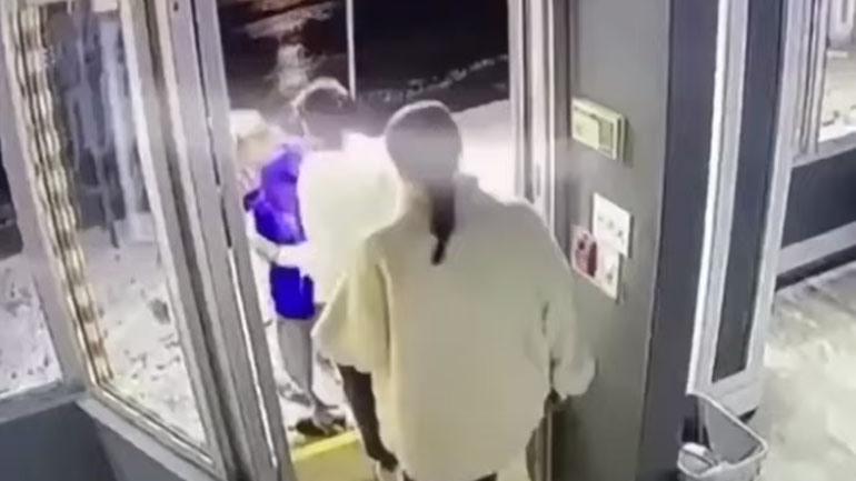 Το φορτηγό τούς έκανε… μπάνιο