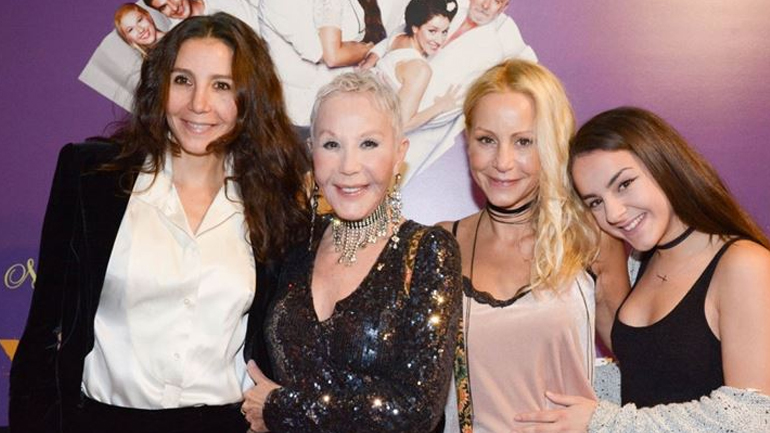 Μαρία Ελένη Λυκουρέζου – Μάρθα Κουτουμάνου: Τα ξαναβρήκαν οι δύο αδελφές μετά τα δικαστήρια