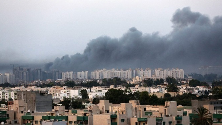 Ίσινγκερ: Η Ε.Ε. να απειλήσει με στρατιωτικές επιχειρήσεις στη Λιβύη για να επιτευχτεί ανακωχή