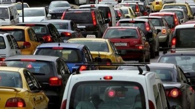 Κυκλοφοριακά προβλήματα στη λεωφόρο Κηφισού λόγω τροχαίου