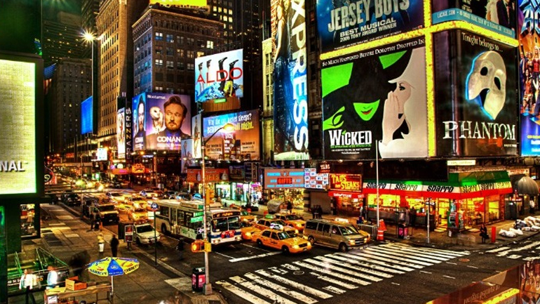 Tα θέατρα του Μπρόντγουεϊ θα παραμείνουν κλειστά έως τον Ιανουάριο του 2021