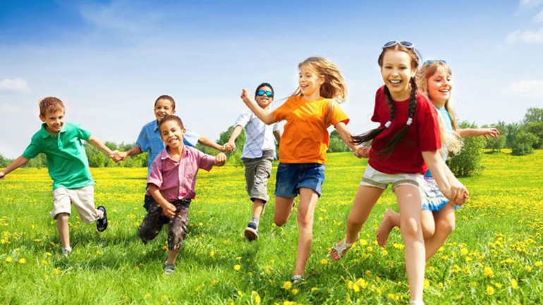 Σε ποια ηλικία σταματάνε τα παιδιά να είναι υπερδραστήρια;