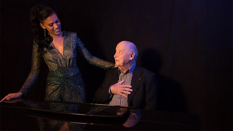 Η Κουβανή Rosanna Mailan συναντά τον Μίμη Πλέσσα και εντυπωσιάζει!