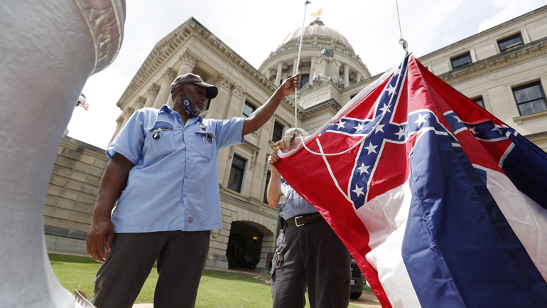 ΗΠΑ: Αφαιρείται από τη σημαία του Μισισίπι το έμβλημα της Συνομοσπονδίας των Νότιων