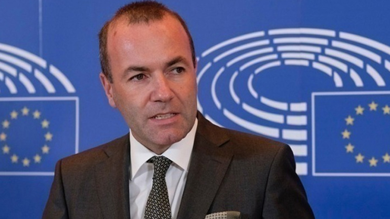 Bέμπερ: Θα κάνουμε τα πάντα για να βοηθήσουμε την Ελλάδα να προστατέψει τα σύνορά της