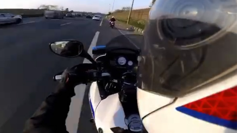 Κινηματογραφική καταδίωξη μοτοσικλετιστή