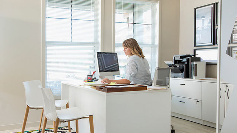 Μέσω ίντερνετ προτιμά να ενημερώνεται το 42% των γυναικών