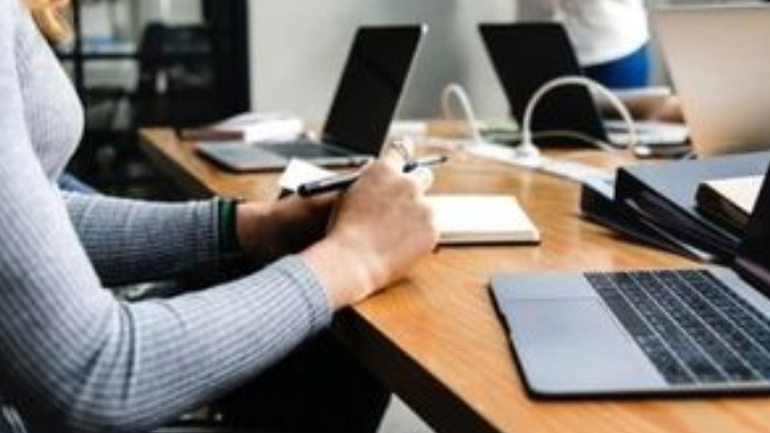 Μείωση ωρών εργασίας εργαζομένων – Εγκύκλιος Βρούτση με παραδείγματα