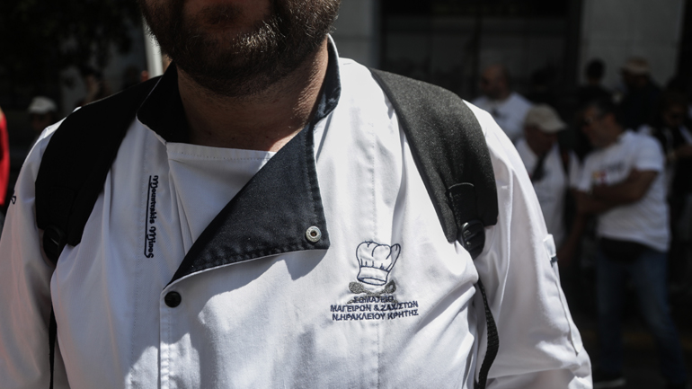 Ανοίγει η πλατφόρμα για την έκτακτη αποζημίωση εποχικά εργαζομένων σε τουρισμό, επισιτισμό