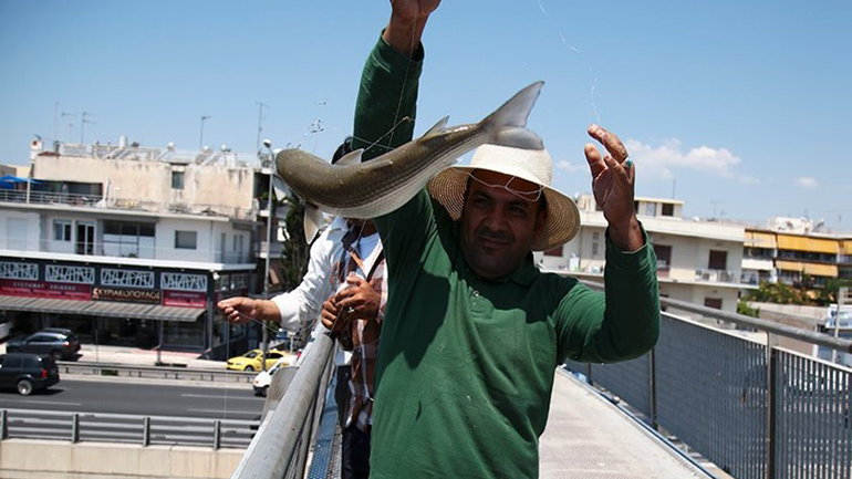 Βγήκαν για ψάρεμα κέφαλων… στον Κηφισό!